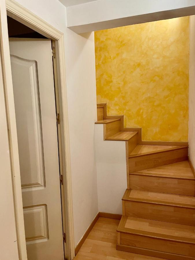 マドリードAcogedor Duplex Barrio Del Pilarアパートメント エクステリア 写真