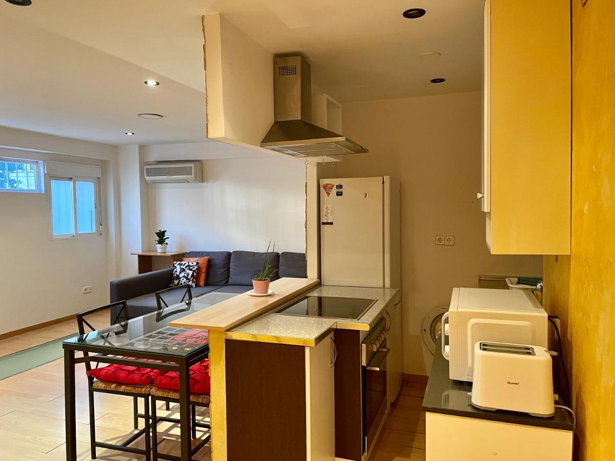 マドリードAcogedor Duplex Barrio Del Pilarアパートメント エクステリア 写真